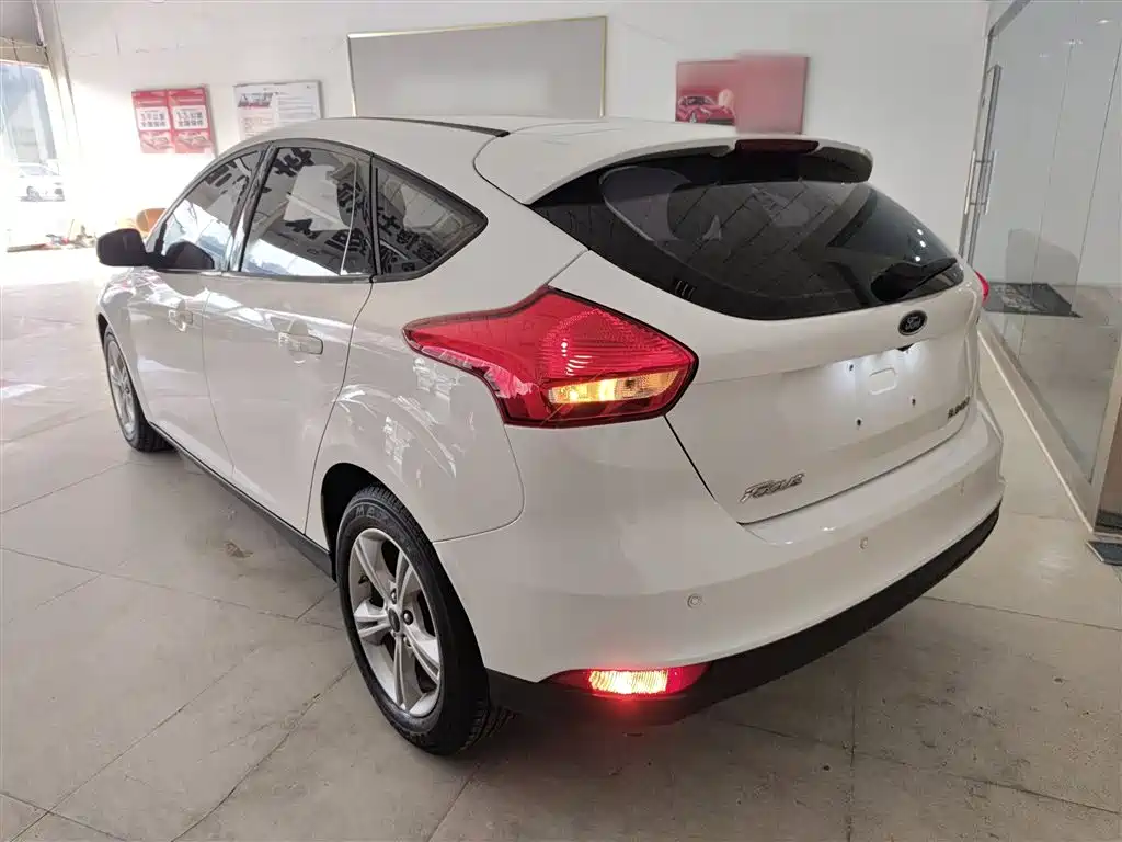 Focus 2018 hatchback classic 1.6L automatic comfort smart mobility version купить на сайте DeffCars