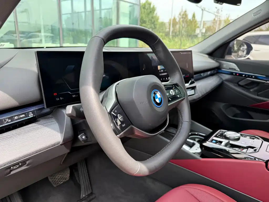 BMW i5 2024 eDrive 35L Exclusive Luxury Package купить на сайте DeffCars