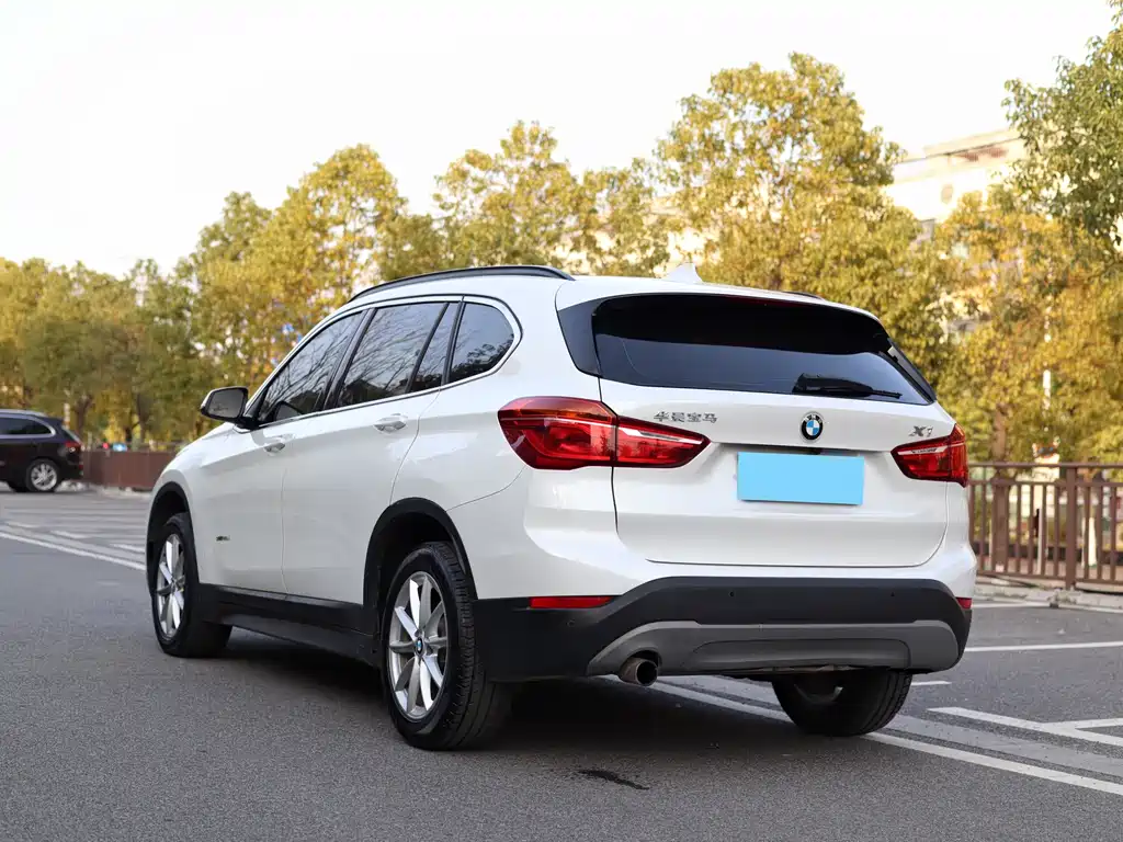 BMW X1 2016 sDrive18Li Fashion Model купить на сайте DeffCars