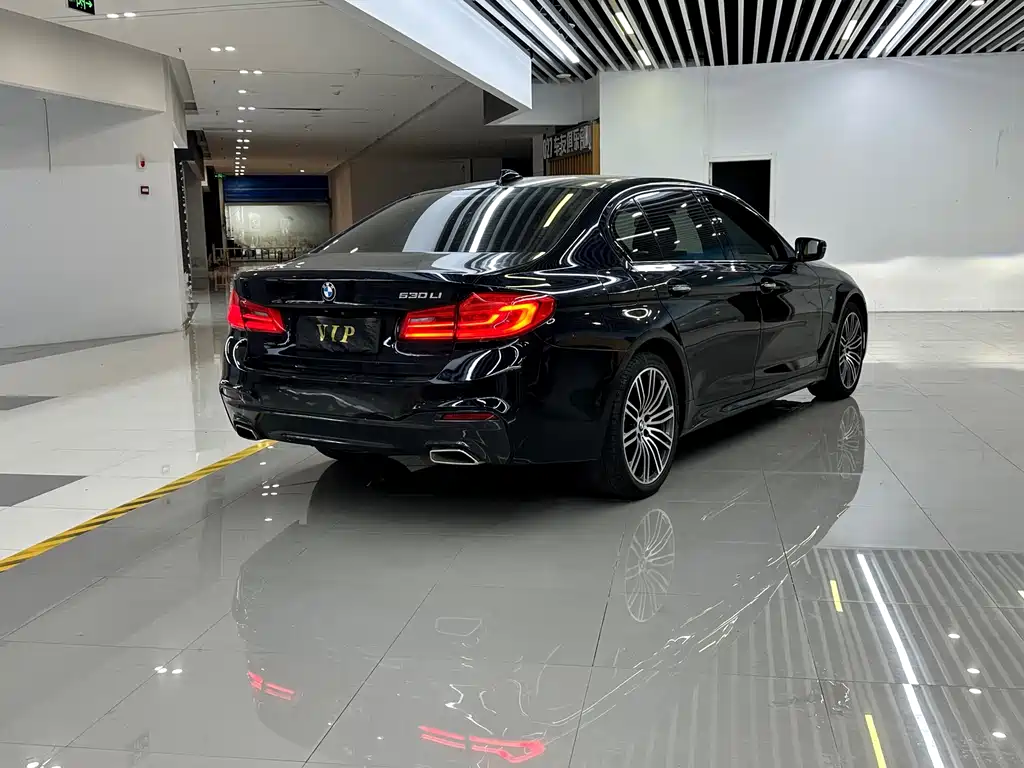 BMW 5 Series 2018 530Li Exclusive Luxury Package купить на сайте DeffCars