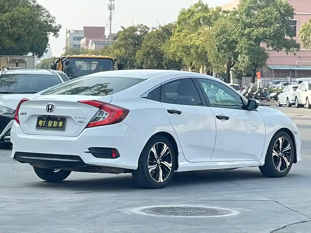 Civic 2016 220TURBO CVT Premium Edition купить на сайте DeffCars