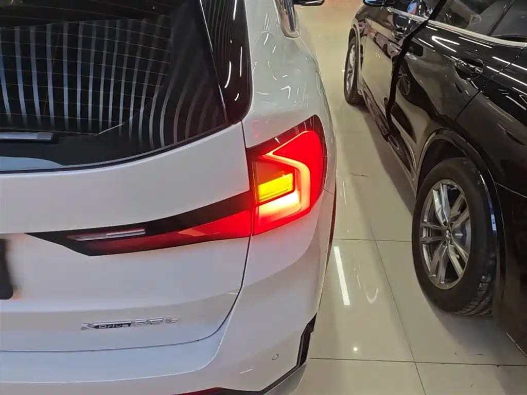 BMW X1 2023 xDrive25Li X Design Package купить на сайте DeffCars