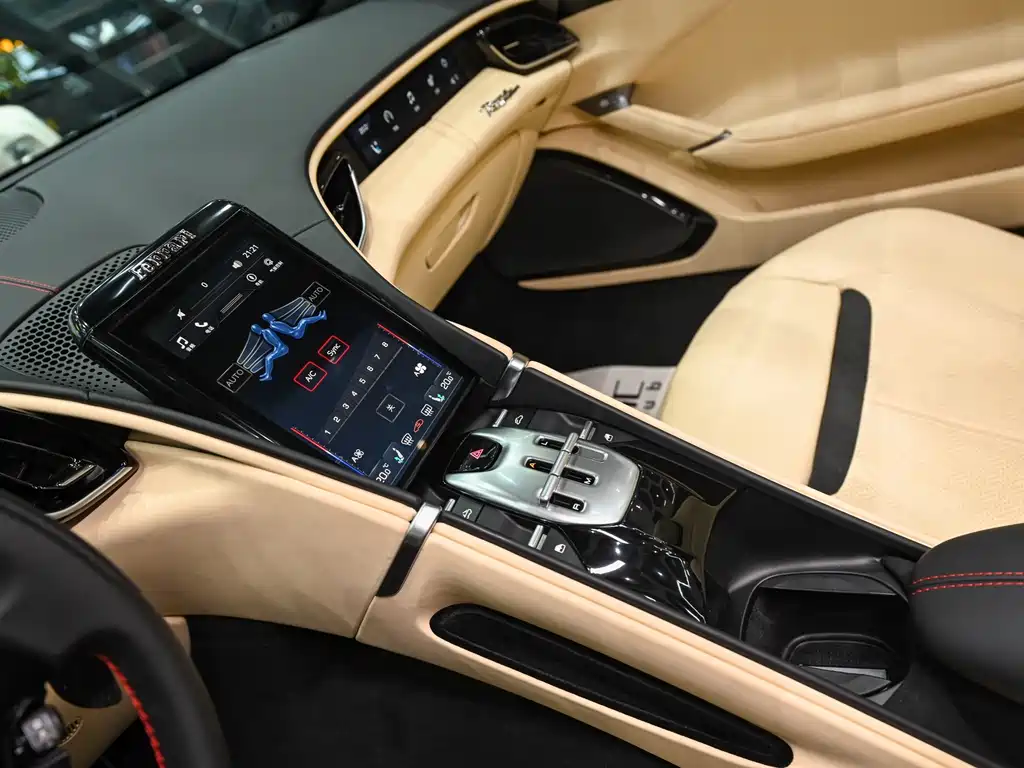 Roma 2023 Spider купить на сайте DeffCars