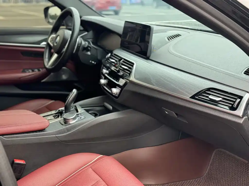 BMW 5 Series 2021 530Li xDrive M Sports Package купить на сайте DeffCars