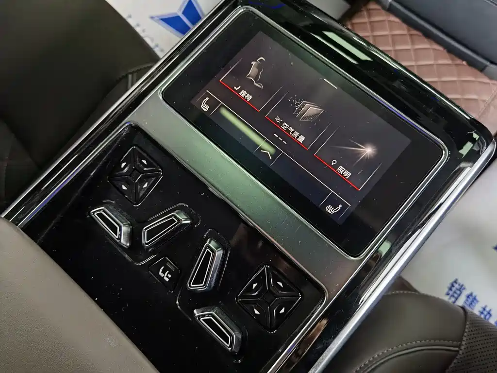 Audi A8 2023 A8L 50 TFSI quattro Premium Selection купить на сайте DeffCars