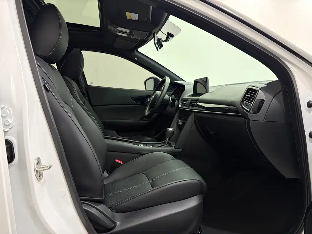 Mazda CX-4 2021 2.0L automatic two-wheel drive Blue Sky Vitality Edition купить на сайте DeffCars
