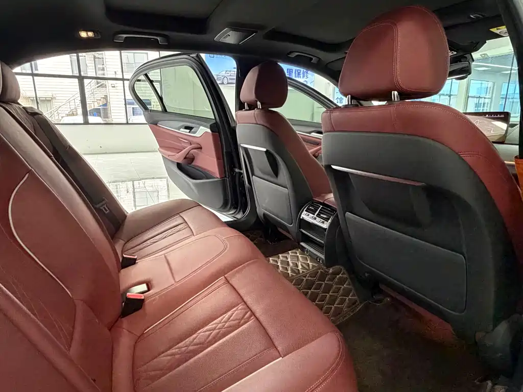 BMW 5 Series 2022 530Li Leading M Sports Package купить на сайте DeffCars