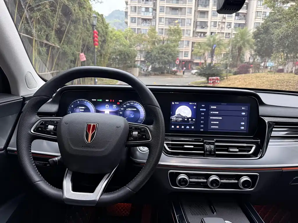 Hongqi HS5 2025 2.0T two-wheel drive Qixiang Pro version купить на сайте DeffCars
