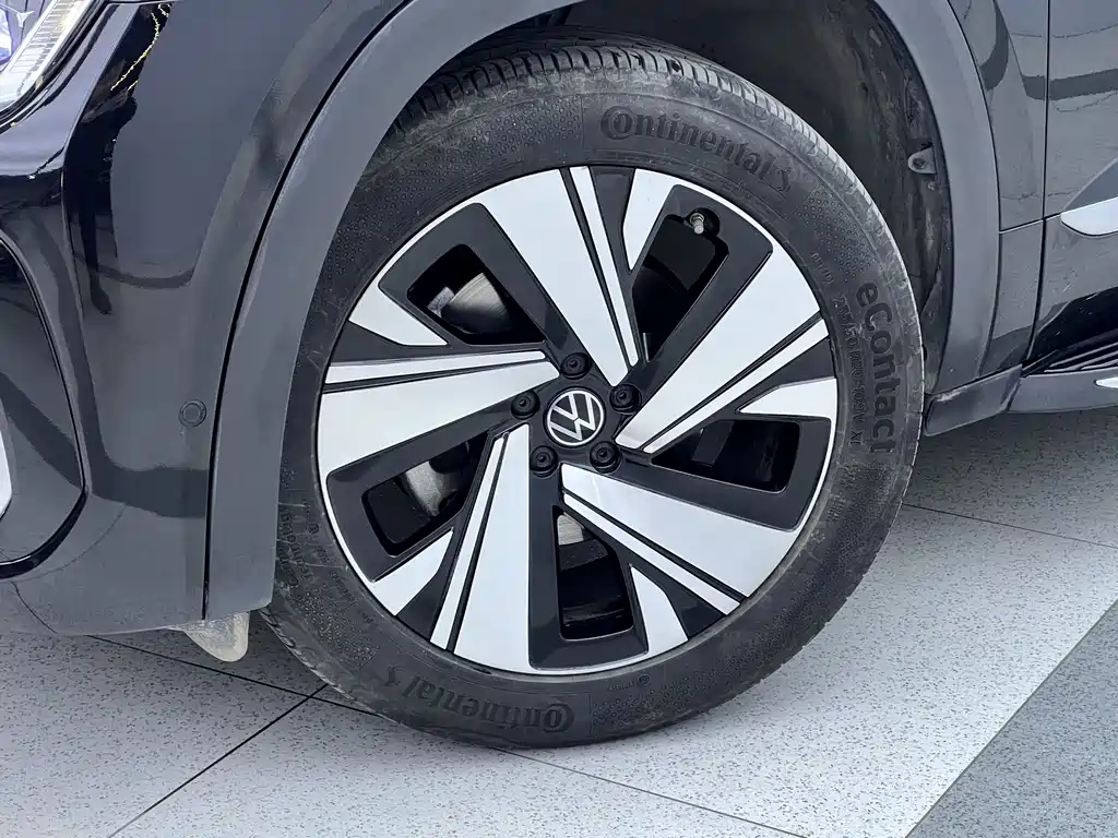 Touron 2023 Touron X facelift 380TSI four-wheel drive luxury version купить на сайте DeffCars