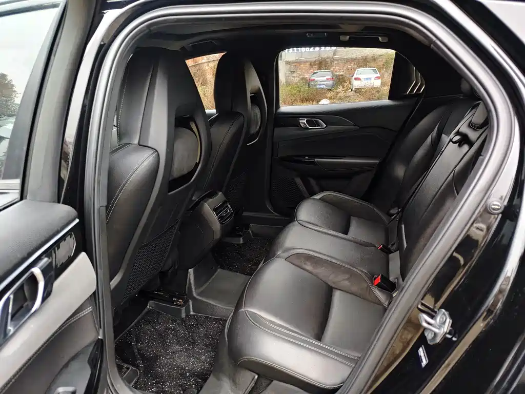 Lynk & Co 03 2020 1.5TD DCT Powerful Edition купить на сайте DeffCars