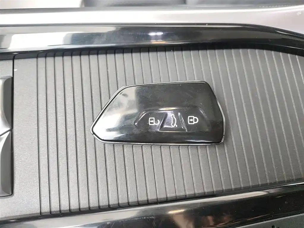 Passat 2025 Pro 380TSI Dragon Edition купить на сайте DeffCars