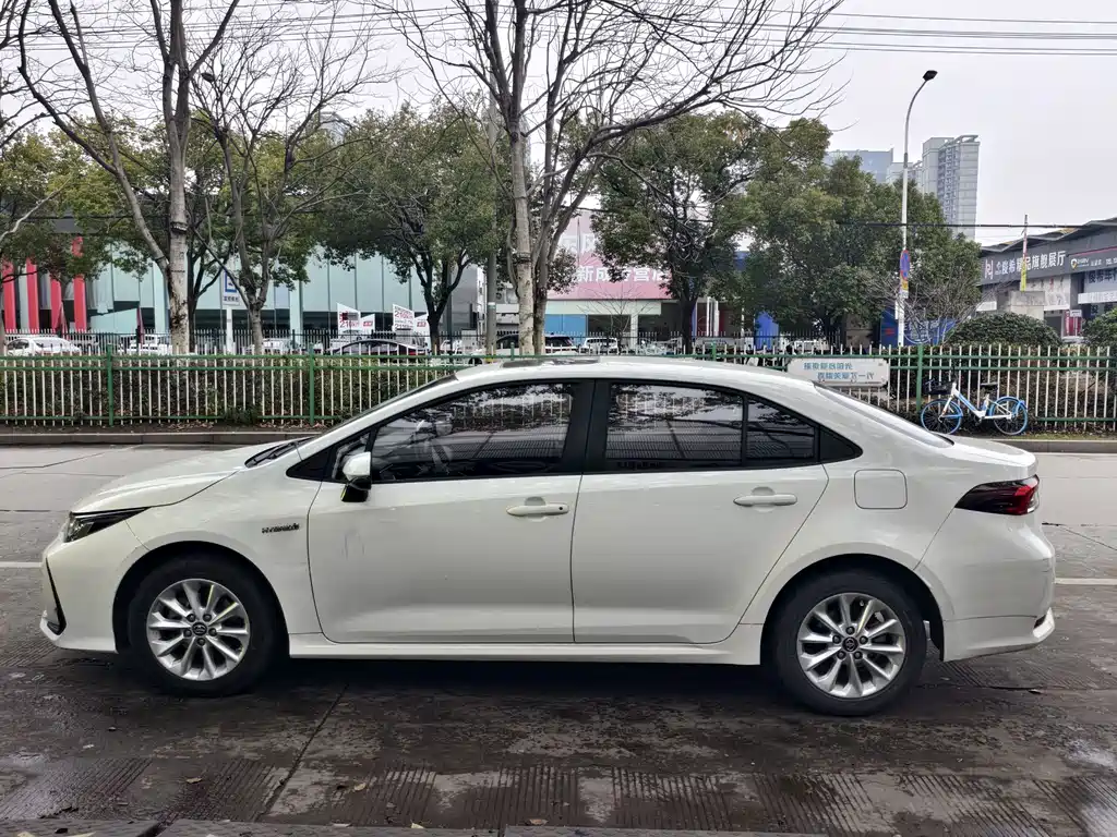 Corolla 2021 Dual Engine 1.8L E-CVT Elite Edition купить на сайте DeffCars