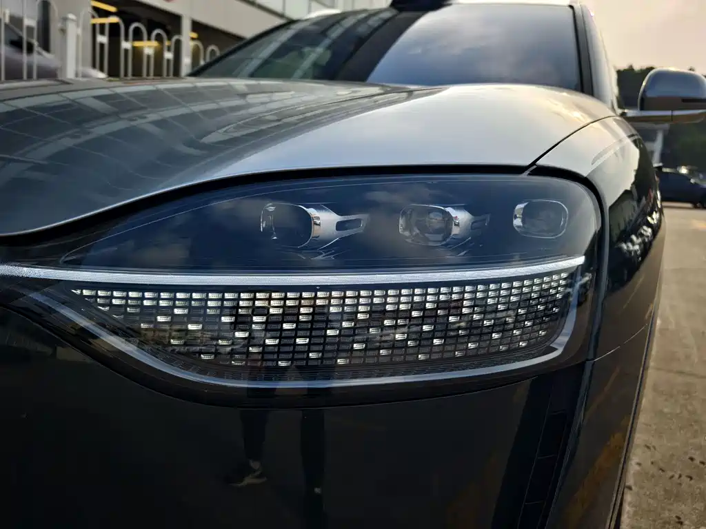 Wenjie M9 2024 extended range Ultra version 42kWh 6-seater version купить на сайте DeffCars