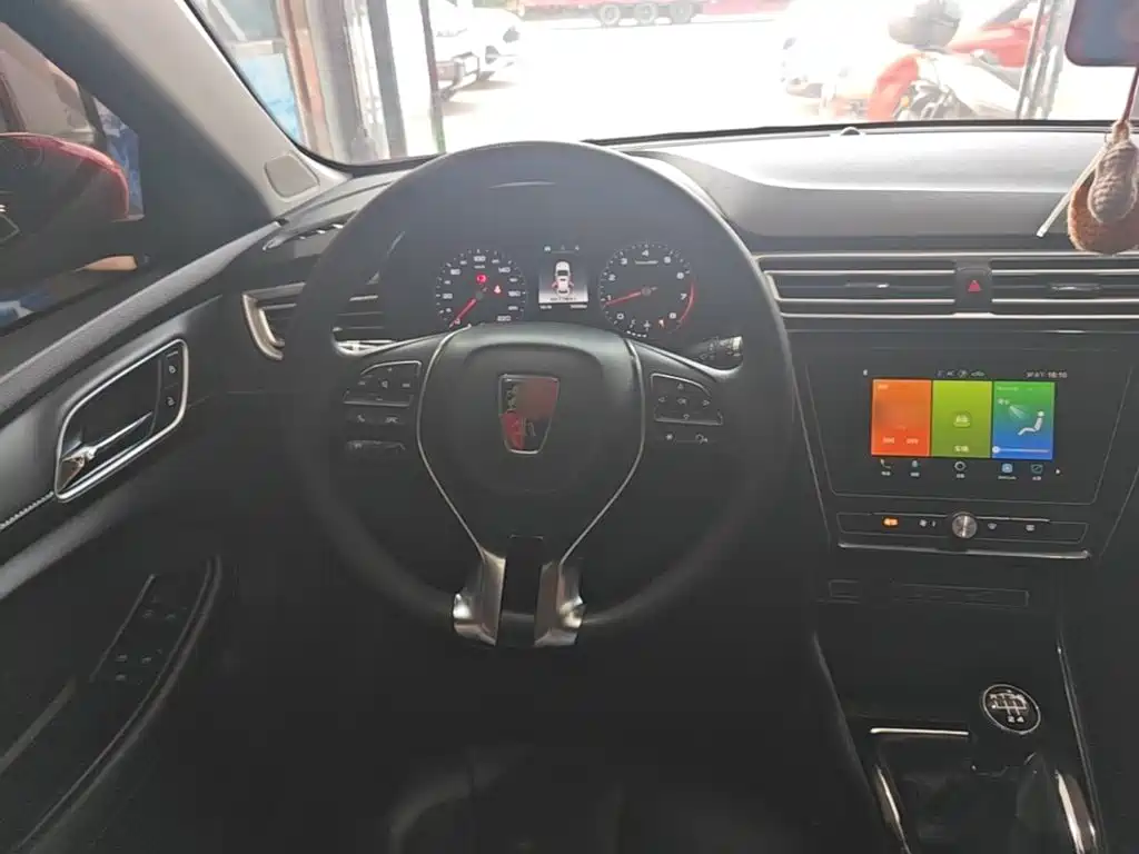 ROEWE i5 2019 1.5L Manual 4G Internet Leader Ultimate Edition купить на сайте DeffCars