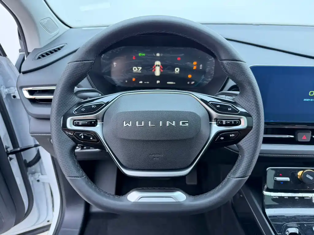 Wuling Capgemini 2022 1.5T CVT flagship model купить на сайте DeffCars