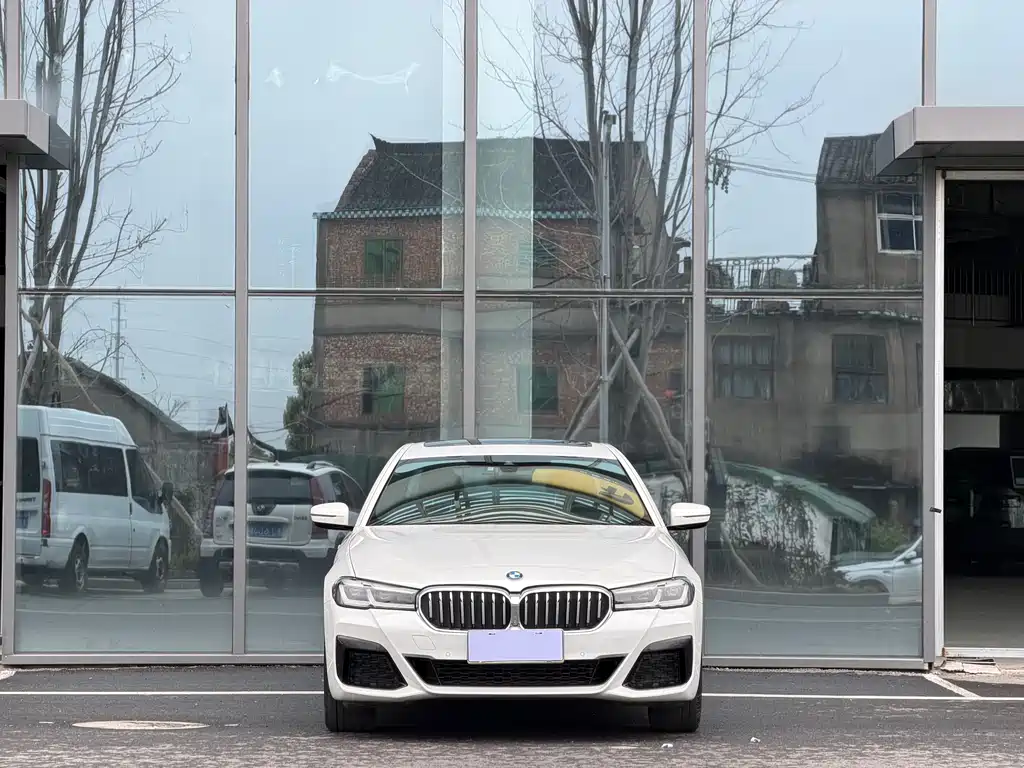 BMW 5 Series 2022 525Li M Sports Package купить на сайте DeffCars