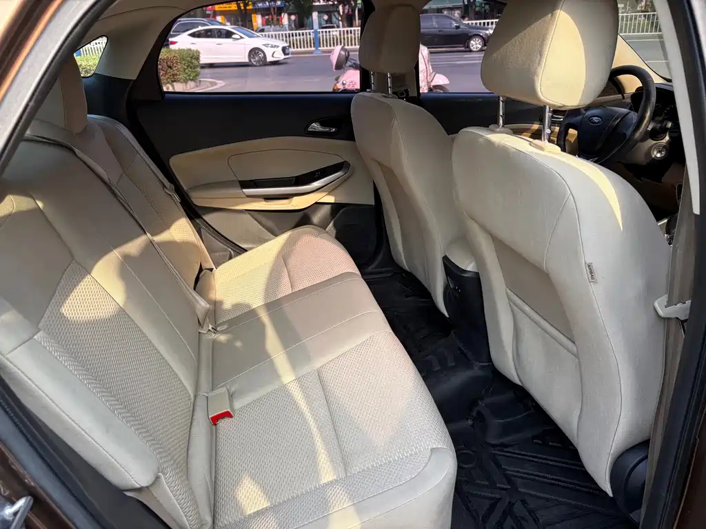 Escort 2015 1.5L Automatic Comfort Edition купить на сайте DeffCars