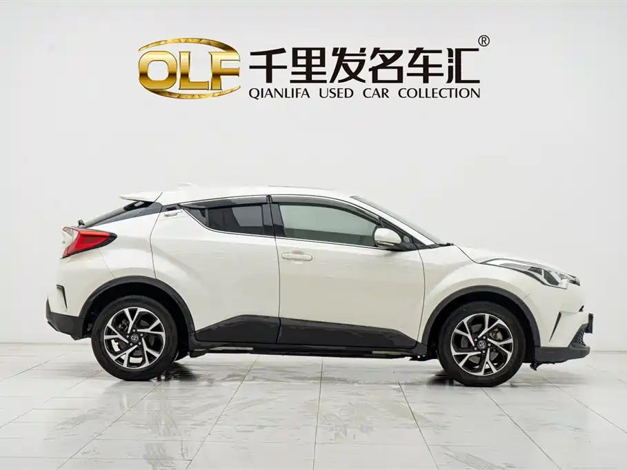 Toyota C-HR 2020 2.0L Leading Edition купить на сайте DeffCars