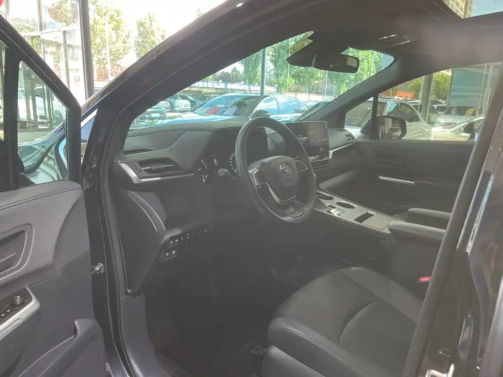 Grevia 2024 2.5L Hybrid Luxury Edition купить на сайте DeffCars