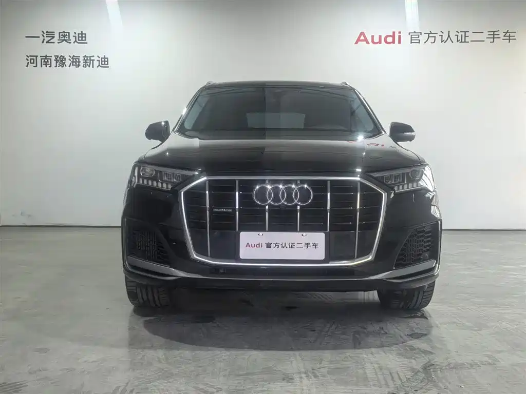 Audi Q7 2023 55 TFSI quattro S line sports version купить на сайте DeffCars