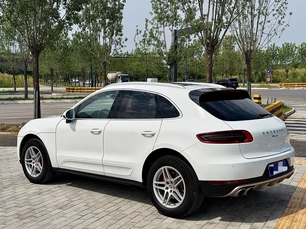 Macan 2017 Macan 2.0T купить на сайте DeffCars