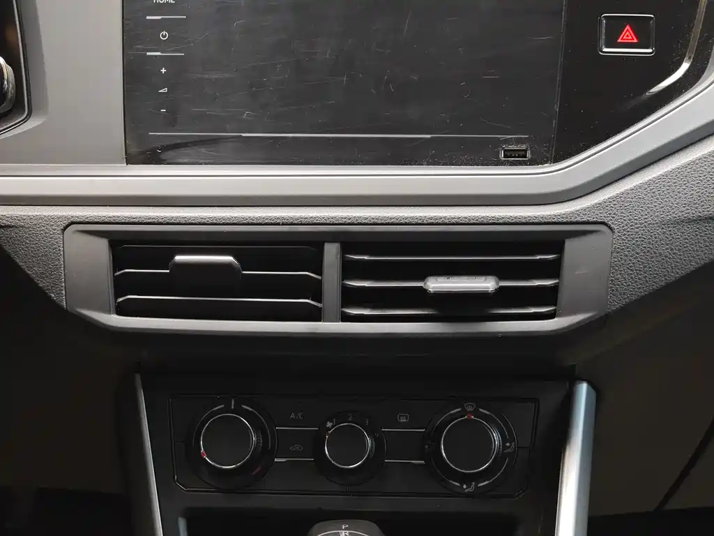 Polo 2023 facelift Plus 1.5L automatic indulgence version купить на сайте DeffCars