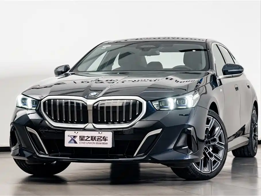 BMW 5 Series 2025 530Li Exclusive M Sports Package купить на сайте DeffCars