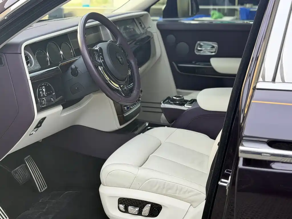 Phantom 2018 6.7T long wheelbase version купить на сайте DeffCars