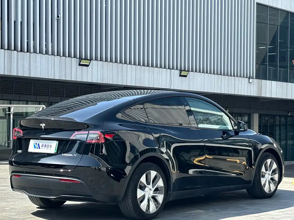 Model Y 2022 long-range all-wheel drive version купить на сайте DeffCars