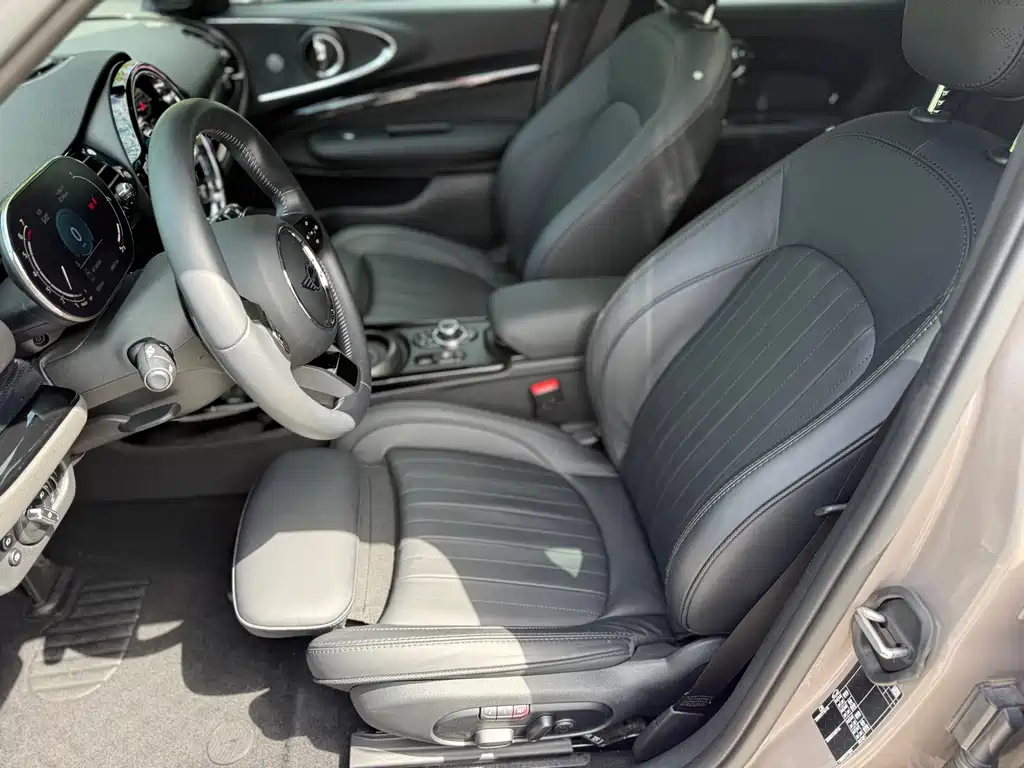 MINI CLUBMAN 2023 facelift 2.0T COOPER S Connoisseur купить на сайте DeffCars