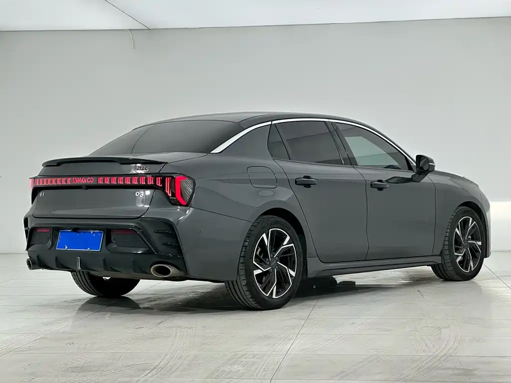 Lynk & Co 03 2023 2.0TD DCT Halo купить на сайте DeffCars