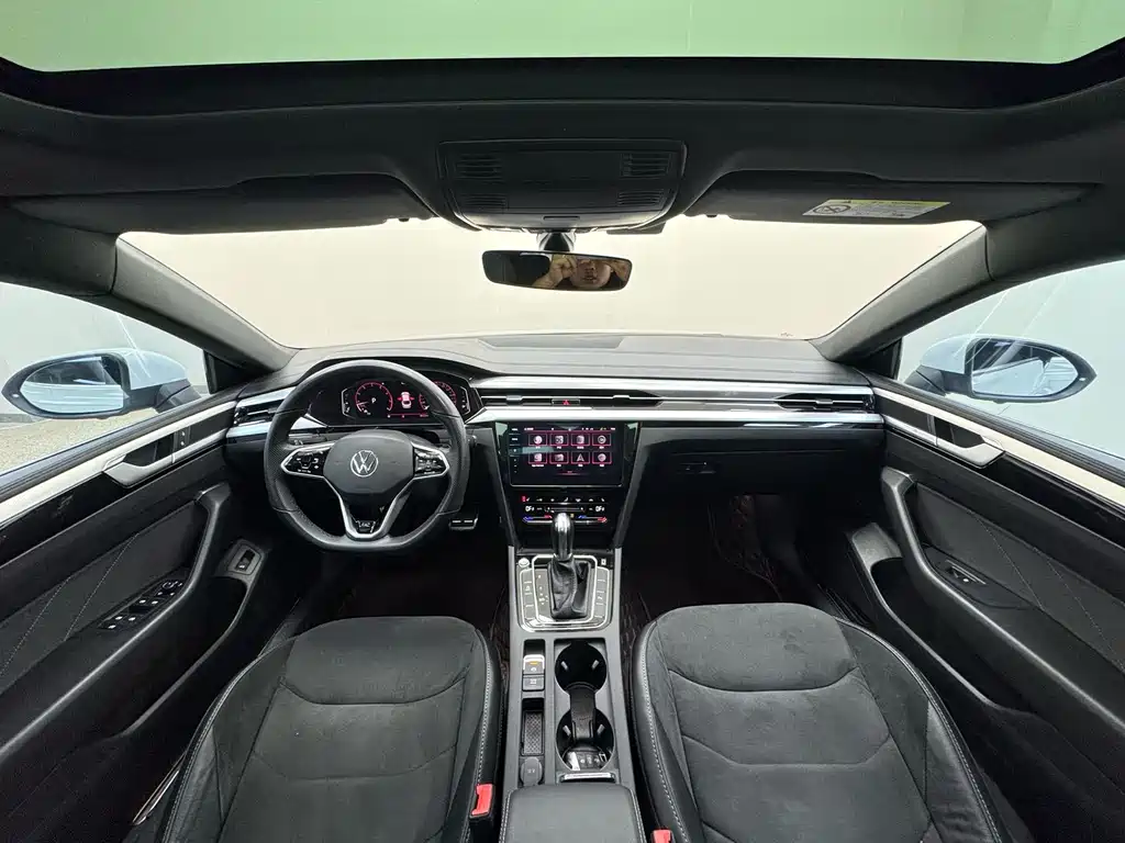 FAW-Volkswagen CC 2023 330TSI Dazzling Edition купить на сайте DeffCars