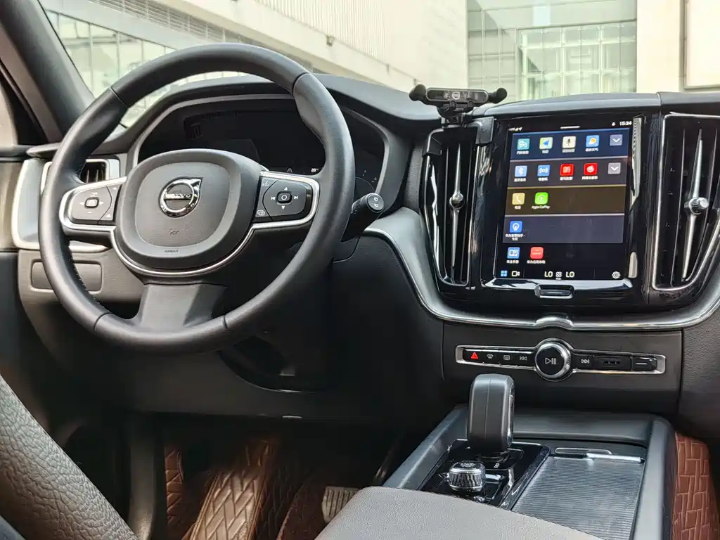 Volvo XC60 2024 B5 four-wheel drive Zhiyi Luxury Edition купить на сайте DeffCars