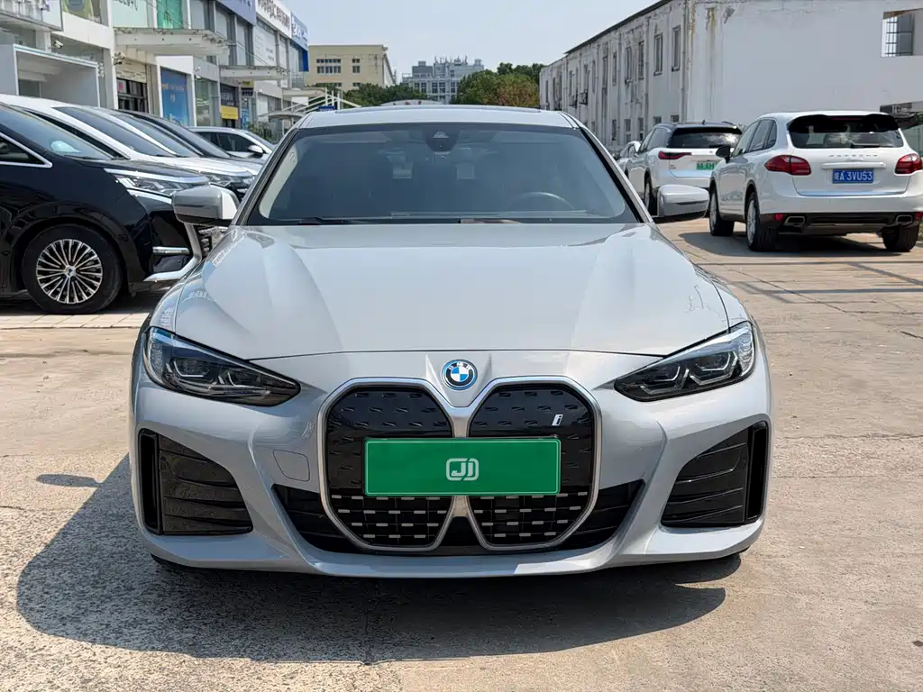 BMW i4 2023 eDrive40 купить на сайте DeffCars