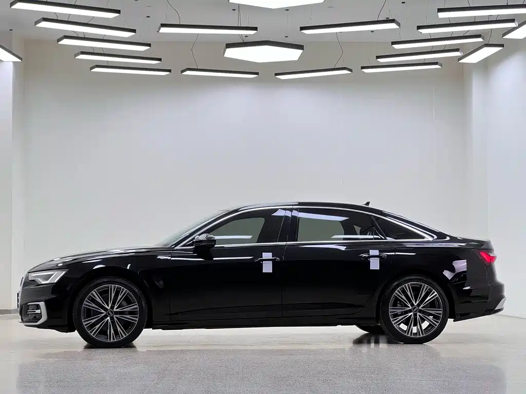 Audi A6L 2023 55 TFSI quattro exclusive dynamic model купить на сайте DeffCars