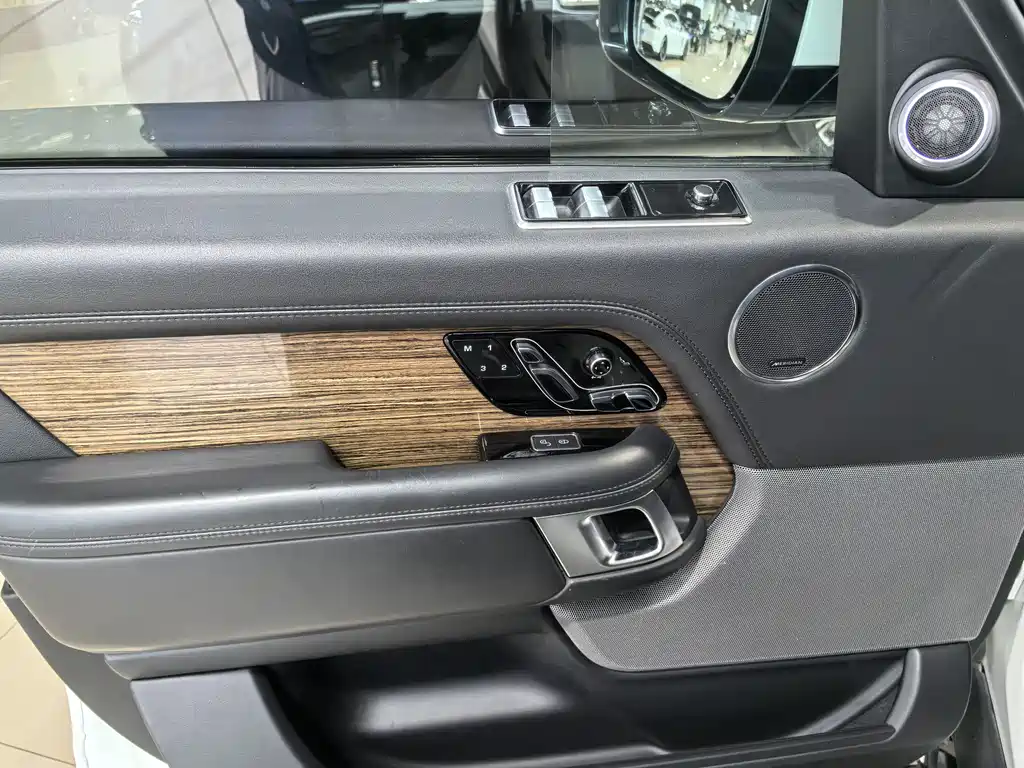 Range Rover 2019 3.0 SC V6 Legendary Extended Edition купить на сайте DeffCars