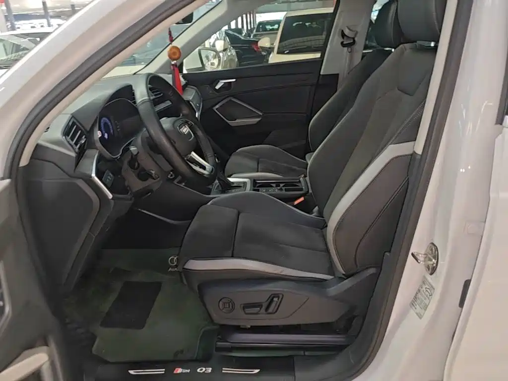 Audi Q3 2021 35 TFSI aggressive and dynamic купить на сайте DeffCars