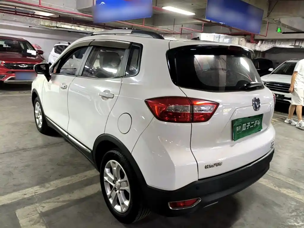 Changan CS15 2016 1.5L Manual Deluxe Edition купить на сайте DeffCars
