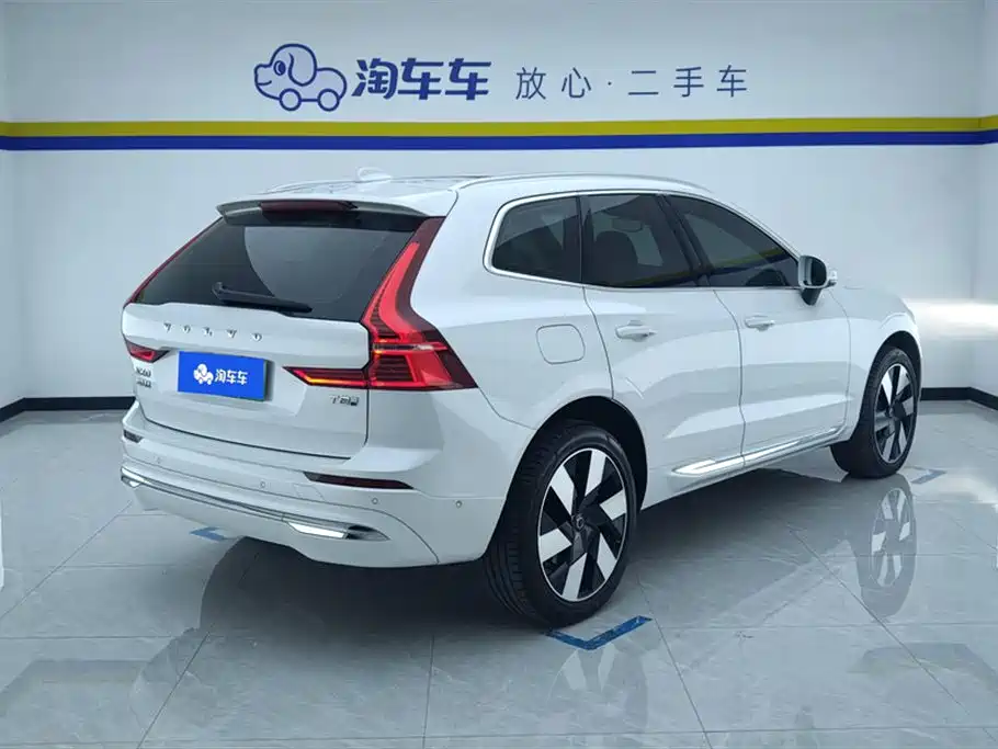 Volvo XC60 plug-in hybrid 2025 plug-in hybrid long-range four-wheel drive Zhiya luxury version купить на сайте DeffCars