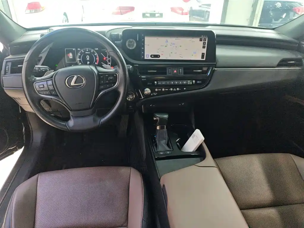 Lexus ES 2022 200 Excellence Edition купить на сайте DeffCars