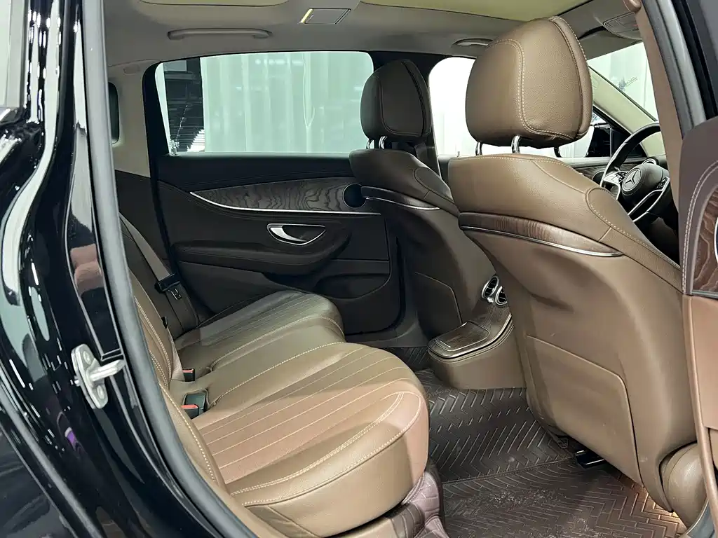 Mercedes-Benz E-Class 2023 E 300 L Fashion купить на сайте DeffCars