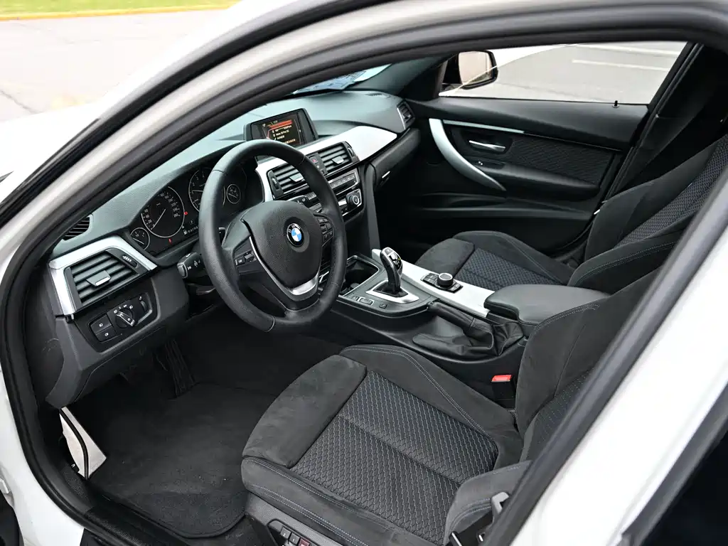 BMW 3 Series 2017 320i M Sport купить на сайте DeffCars