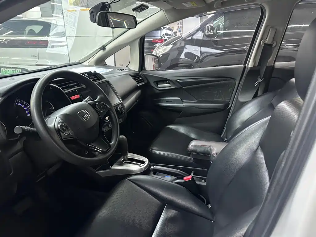 Fit 2016 1.5L LXS CVT Comfort Sunroof Edition купить на сайте DeffCars