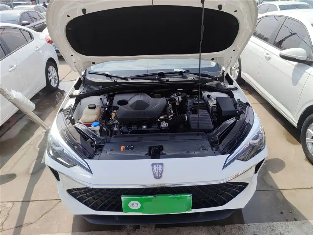 Roewe i5 2023 1.5L CVT Premium Edition купить на сайте DeffCars