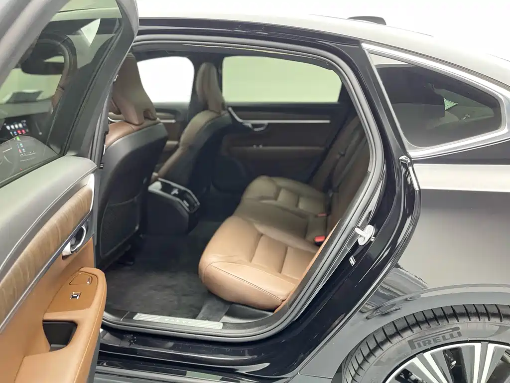 Volvo S90 2025 B5 Zhiyuan Luxury Edition купить на сайте DeffCars