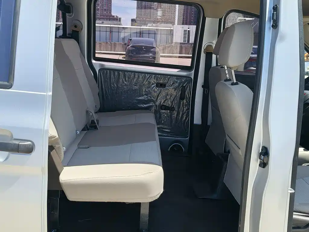 Wuling Hongguang V 2022 1.5L Jinqi version hydraulically assisted LAR купить на сайте DeffCars