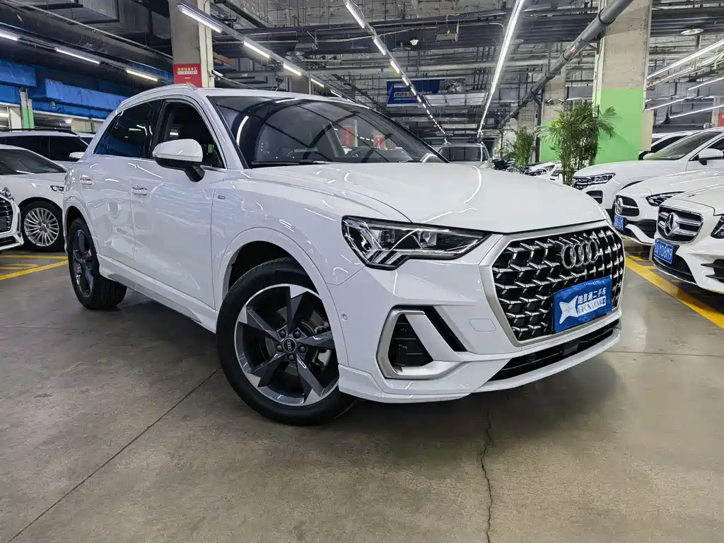 Audi Q3 2024 35 TFSI Fashionable and Dynamic купить на сайте DeffCars