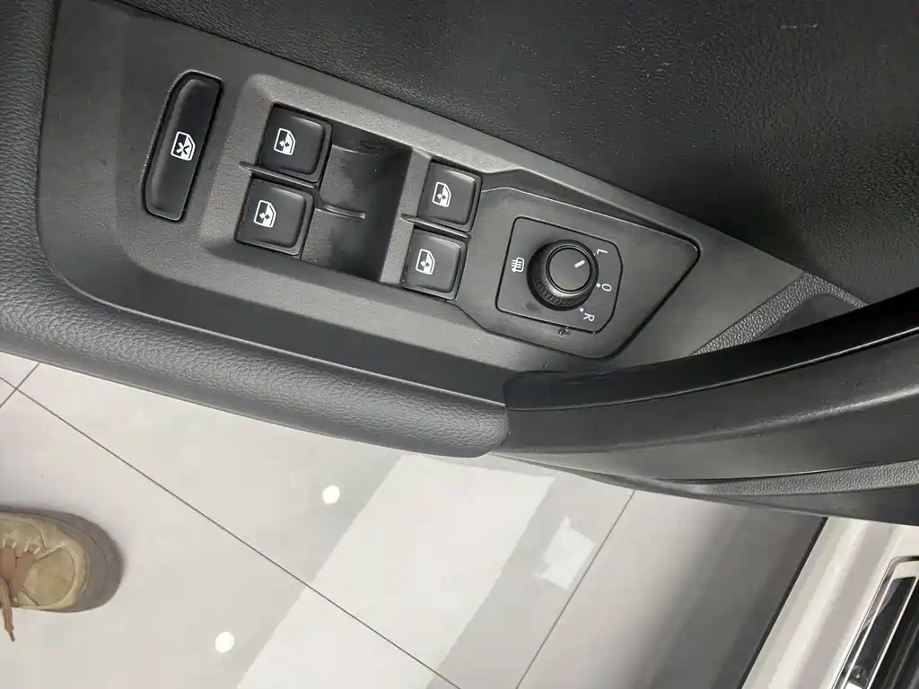 Tuyue 2021 280TSI two-wheel drive luxury version PLUS купить на сайте DeffCars