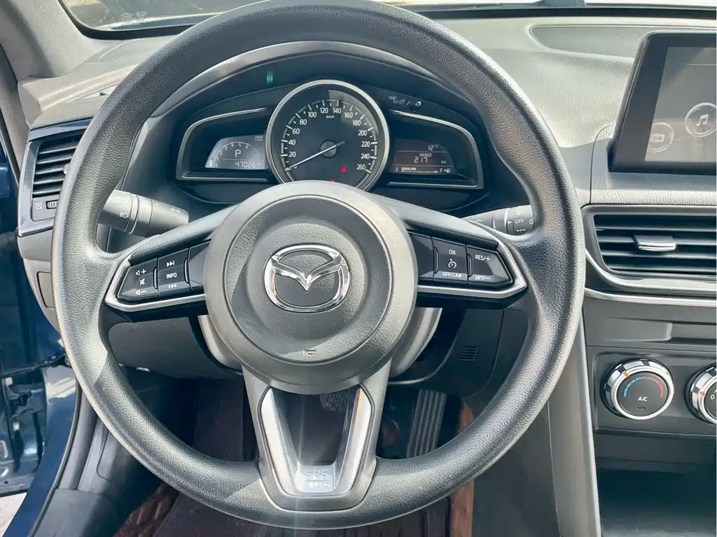 Mazda CX-4 2020 2.0L automatic two-wheel drive Blue Sky Vibrant Edition купить на сайте DeffCars