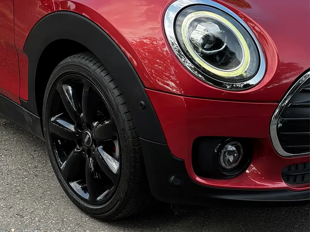 CLUBMAN 2021 1.5T COOPER Connoisseur купить на сайте DeffCars